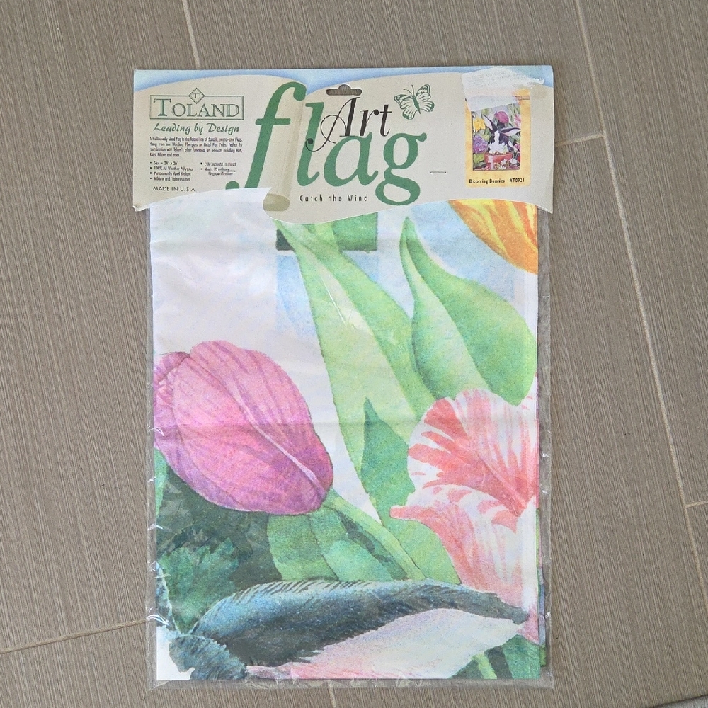 Toland Art Flag with Floral Design "Blooming Bunnies" NWT